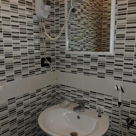 호텔 La Torre Del Moro 2*